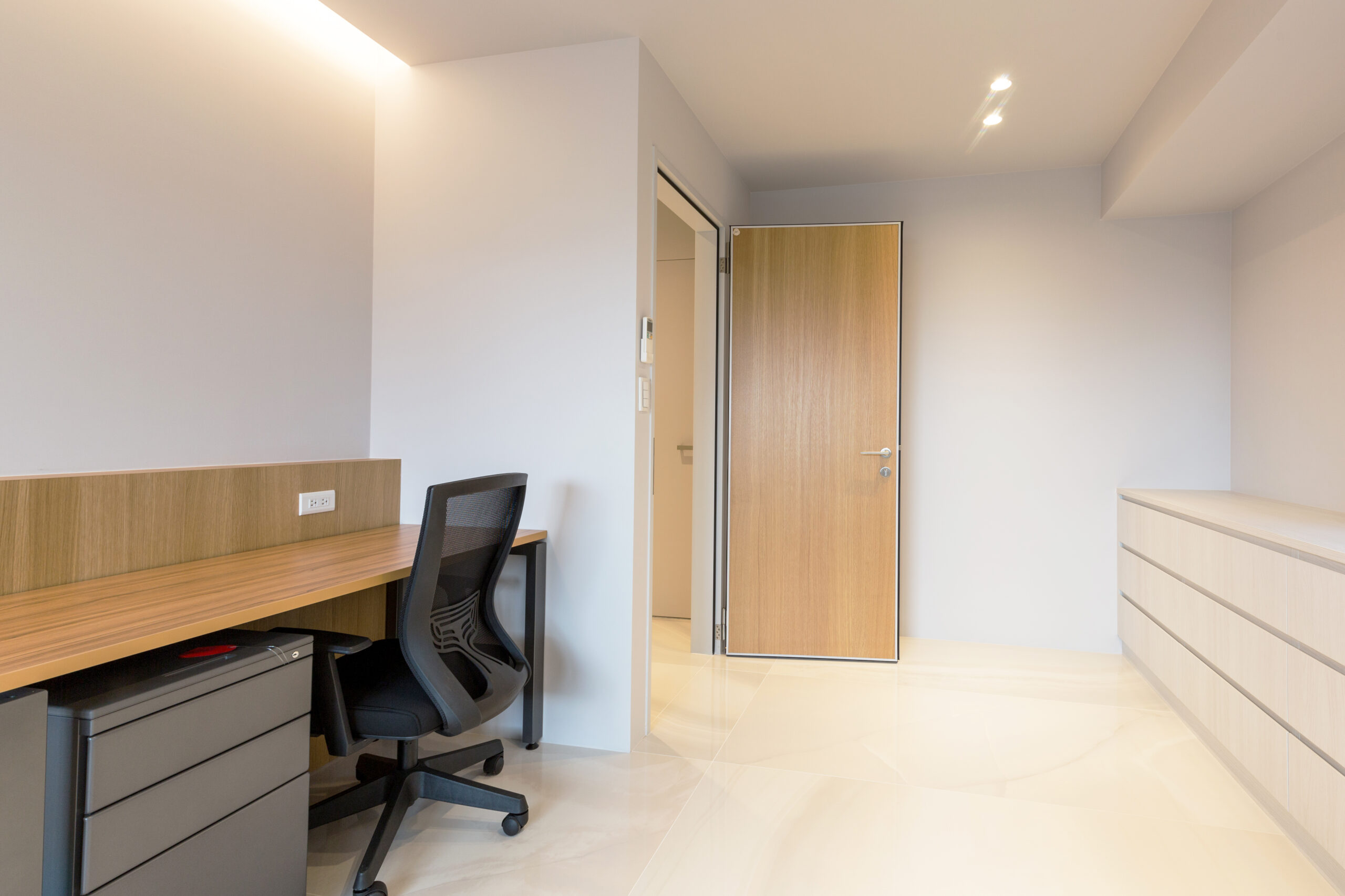 藍鯨臥室隔音門 木紋鋼製隔音門