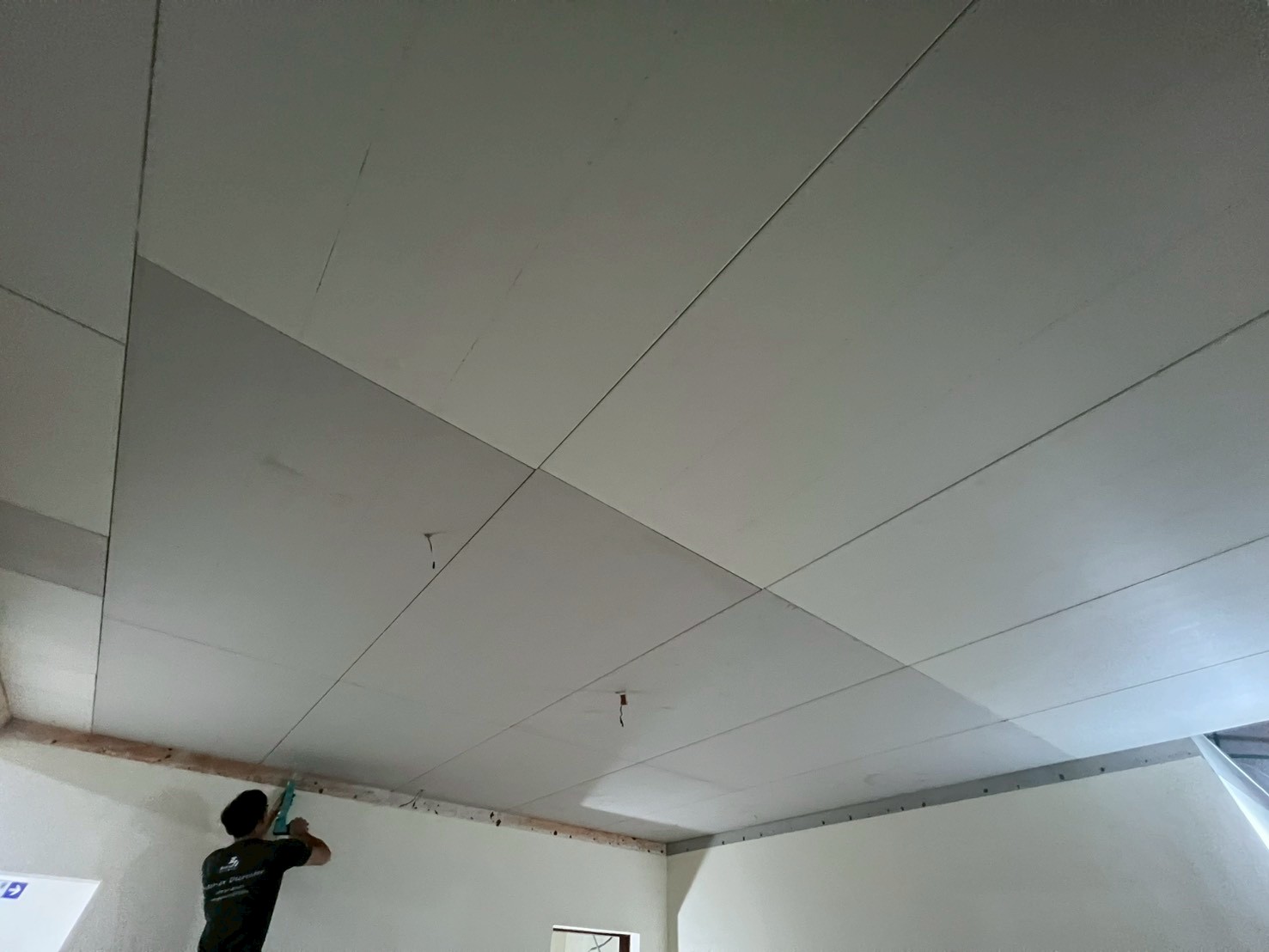藍鯨隔音工程-天花板隔音-石膏板防火吸熱