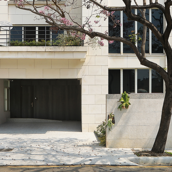 藍鯨隔音台中右紘家居原石A型玄關門
